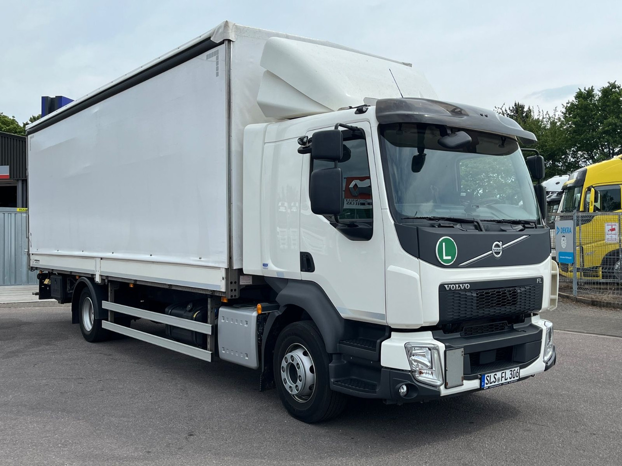 Volvo FL 14.245 Junghanns Schiebeplane LBW - משאית וילונות צד: תמונה 3 Volvo FL 14.245 Junghanns Schiebeplane LBW - משאית וילונות צד: תמונה 3