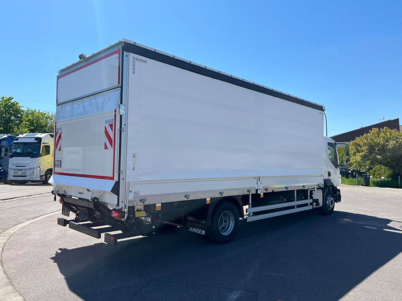 Volvo FL 16.280 Junge Schiebeplane - משאית וילונות צד: תמונה 5 Volvo FL 16.280 Junge Schiebeplane - משאית וילונות צד: תמונה 5