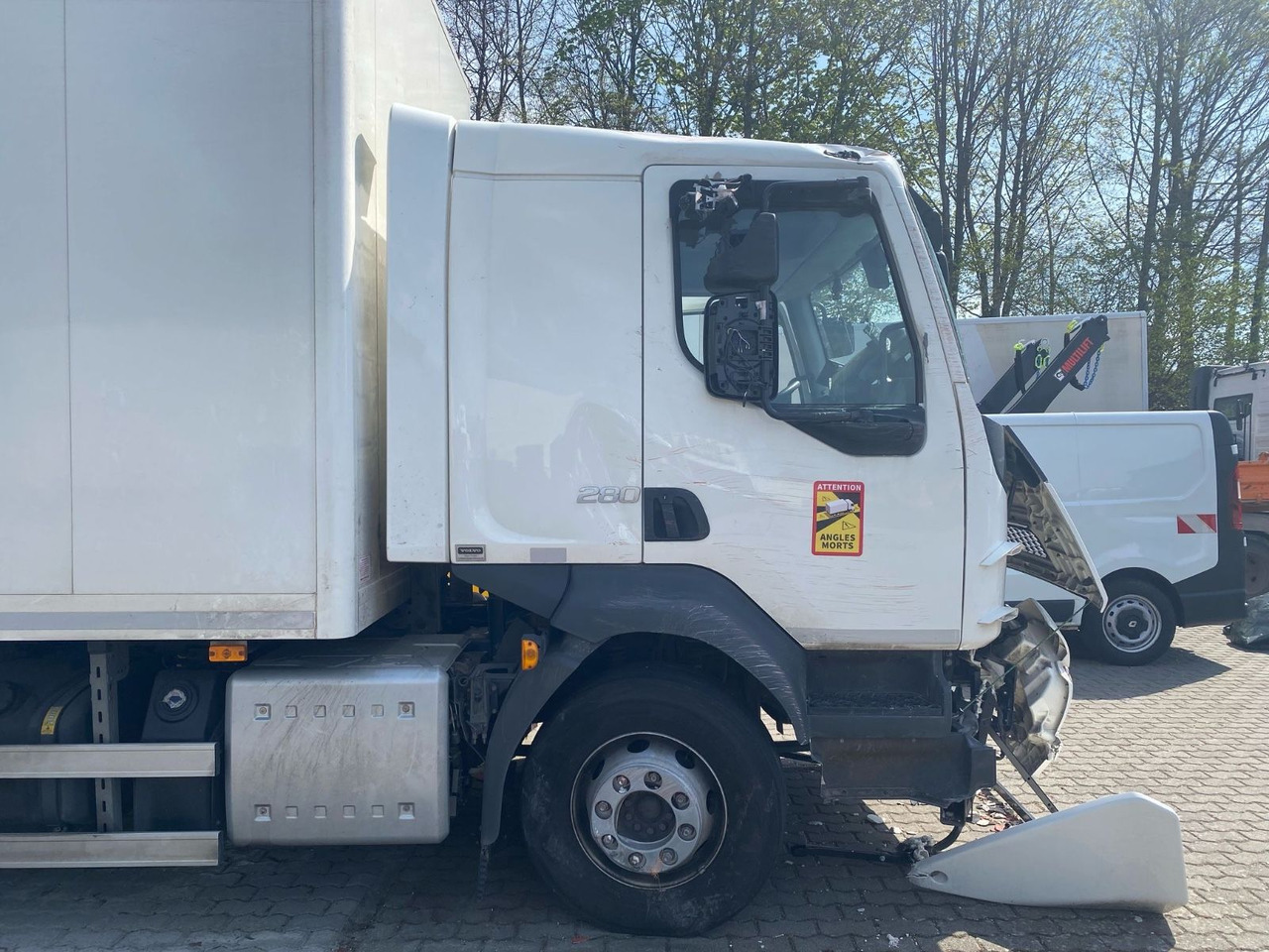 Volvo FL 16.280 Koffer Unfallschaden - משאית תיבה: תמונה 2 Volvo FL 16.280 Koffer Unfallschaden - משאית תיבה: תמונה 2
