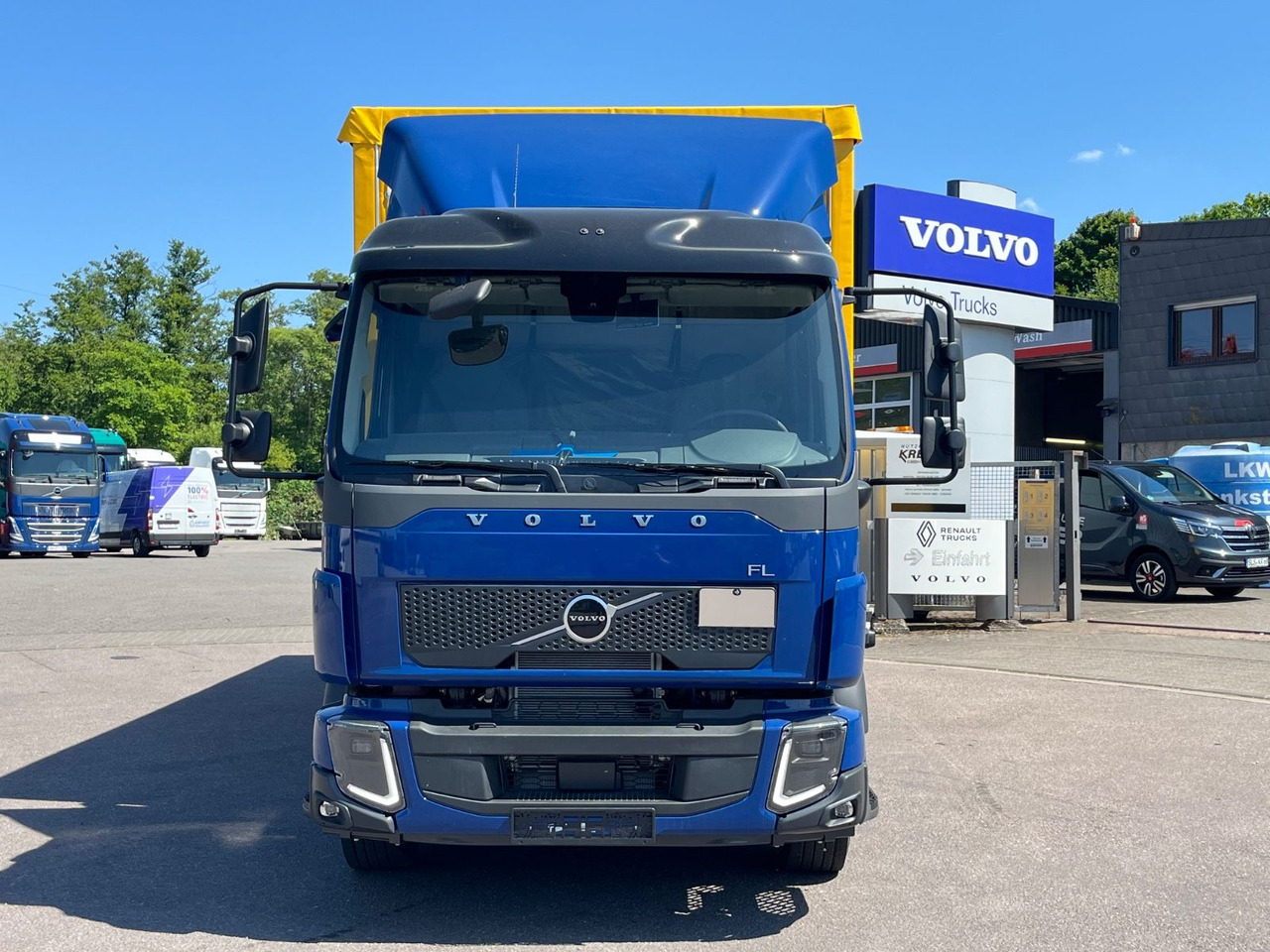 Volvo FL14.245 Junge Schiebeplane - משאית וילונות צד: תמונה 2 Volvo FL14.245 Junge Schiebeplane - משאית וילונות צד: תמונה 2