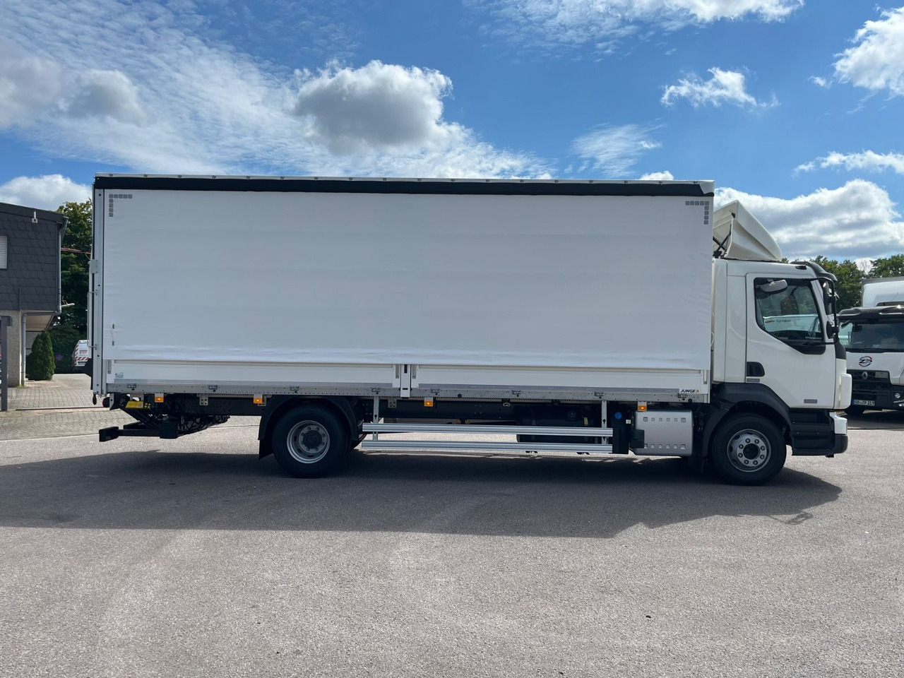 Volvo FL16.280 Junge Schiebeplane - משאית וילונות צד: תמונה 4 Volvo FL16.280 Junge Schiebeplane - משאית וילונות צד: תמונה 4