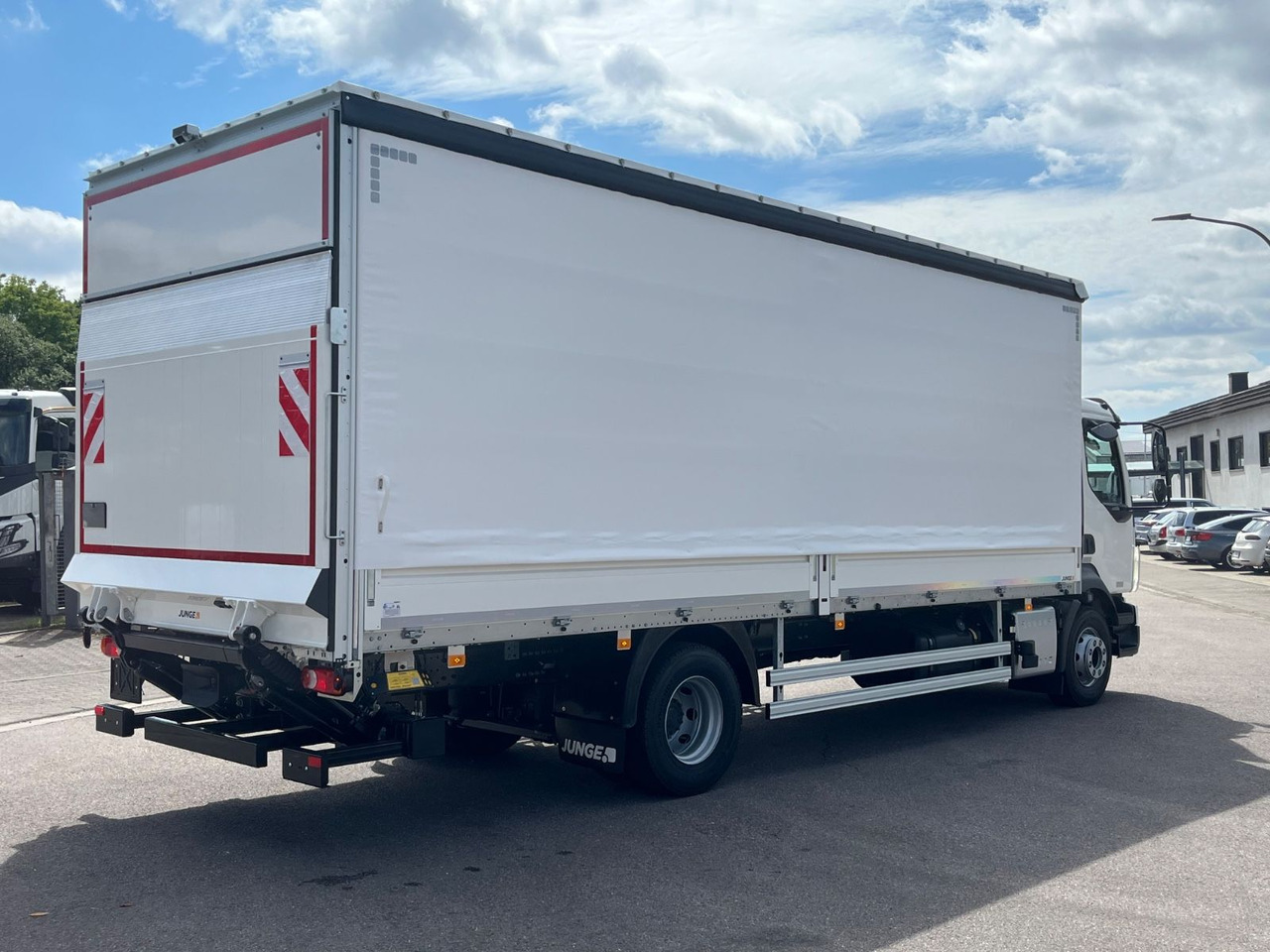 Volvo FL16.280 Junge Schiebeplane - משאית וילונות צד: תמונה 5 Volvo FL16.280 Junge Schiebeplane - משאית וילונות צד: תמונה 5