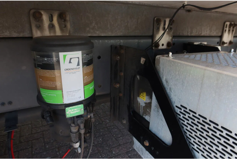 משאית קירור DAF CF 300 Koel/Vries Carrier iceland + Dhollandia 2500KG klep trenn wand: תמונה 20