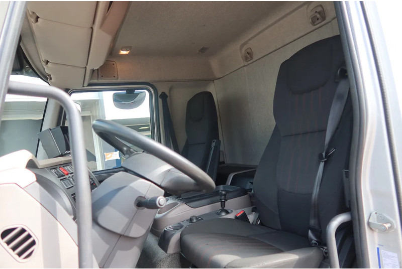 DAF LF 210 FA Zilver metallic bak + klep Dhollandia 1500 kg + rol stops, Comfort cabine. - משאית תיבה: תמונה 5 DAF LF 210 FA Zilver metallic bak + klep Dhollandia 1500 kg + rol stops, Comfort cabine. - משאית תיבה: תמונה 5