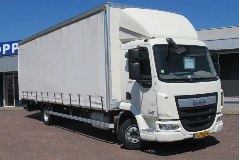 DAF LF 250 250 bak + klep + schuifzeil E6 - משאית וילונות צד: תמונה 2 DAF LF 250 250 bak + klep + schuifzeil E6 - משאית וילונות צד: תמונה 2