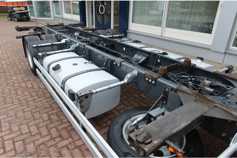 DAF XF 430 430 FA 4x2 BDF/Chassiscabine Wisselbare opbouw - משאית עם שלדת תא: תמונה 4 DAF XF 430 430 FA 4x2 BDF/Chassiscabine Wisselbare opbouw - משאית עם שלדת תא: תמונה 4