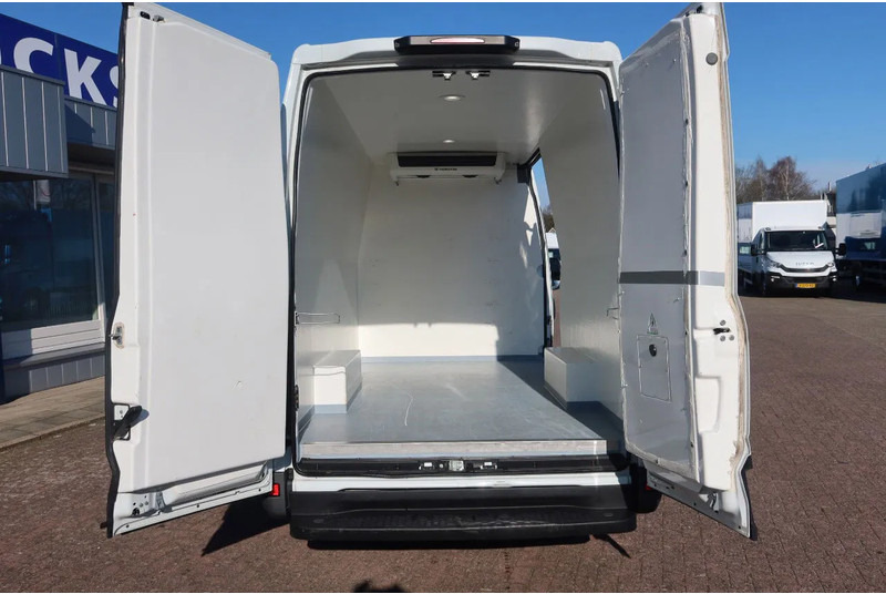 Iveco Daily 35S12 Koel/vries + Stekker 220 volt L2/h2 thermoking - כלי רכב מסחרי לקירור: תמונה 3 Iveco Daily 35S12 Koel/vries + Stekker 220 volt L2/h2 thermoking - כלי רכב מסחרי לקירור: תמונה 3