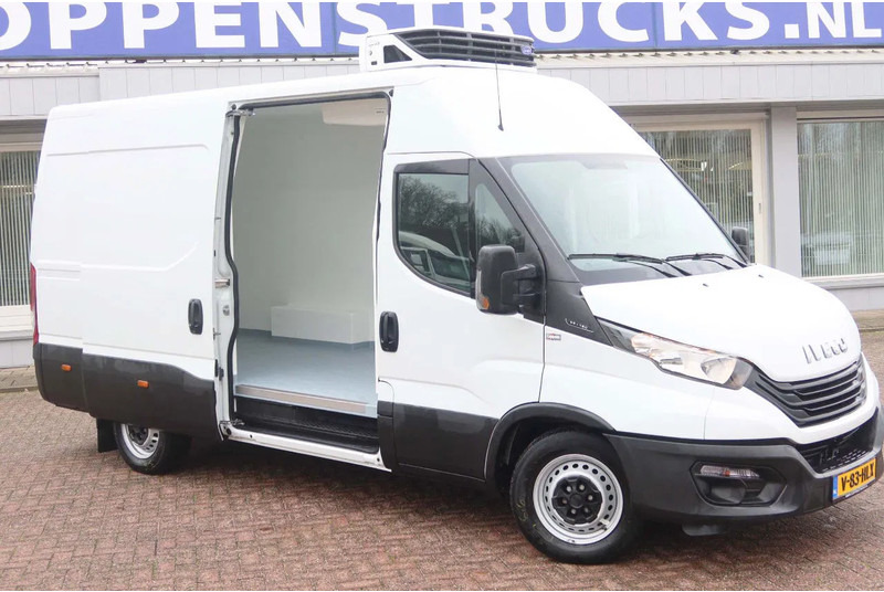 Iveco Daily 35S16 Koelen/vriezen/verwarmen Carrier Xarios 350 + nacht aansluiting 220 volt - כלי רכב מסחרי לקירור: תמונה 3 Iveco Daily 35S16 Koelen/vriezen/verwarmen Carrier Xarios 350 + nacht aansluiting 220 volt - כלי רכב מסחרי לקירור: תמונה 3