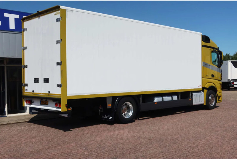 Mercedes-Benz Actros 1933 L Aluminium Bakwagen , Horse / tracing truck. Met deuren + 1 bed. - משאית תיבה: תמונה 3 Mercedes-Benz Actros 1933 L Aluminium Bakwagen , Horse / tracing truck. Met deuren + 1 bed. - משאית תיבה: תמונה 3