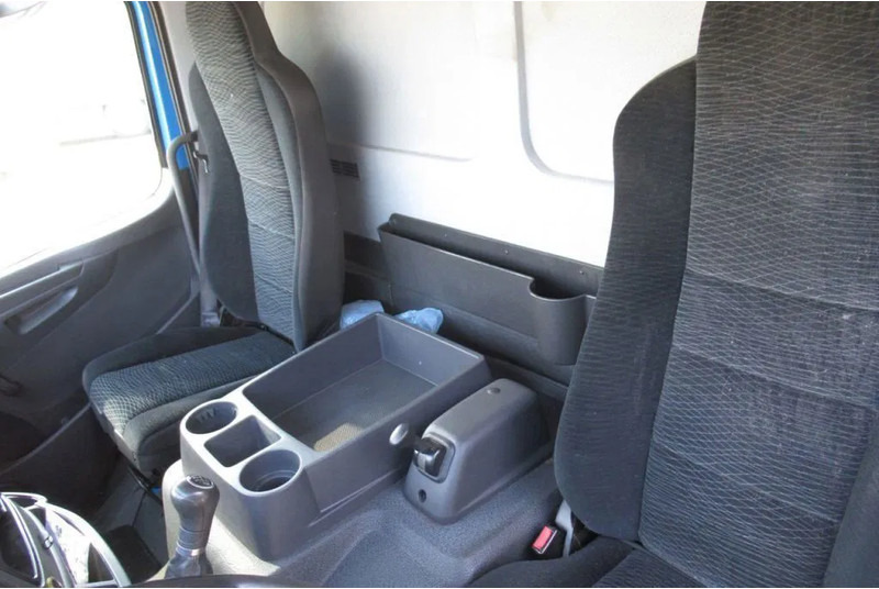 Mercedes-Benz Atego 1318L Euro 6 - משאית וילונות צד: תמונה 5 Mercedes-Benz Atego 1318L Euro 6 - משאית וילונות צד: תמונה 5