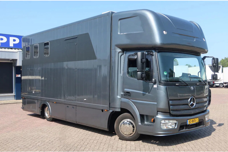 Mercedes-Benz Atego 816 L 3 Paarden/4 Ponies Nieuwe APK + nieuwe accu. - משאית סוסים: תמונה 2 Mercedes-Benz Atego 816 L 3 Paarden/4 Ponies Nieuwe APK + nieuwe accu. - משאית סוסים: תמונה 2