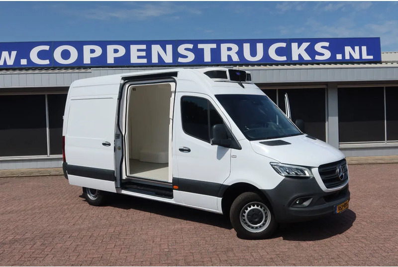 Mercedes-Benz Sprinter 317 Koel/Vries L2/H2 220 Volt stekker - כלי רכב מסחרי לקירור: תמונה 2 Mercedes-Benz Sprinter 317 Koel/Vries L2/H2 220 Volt stekker - כלי רכב מסחרי לקירור: תמונה 2