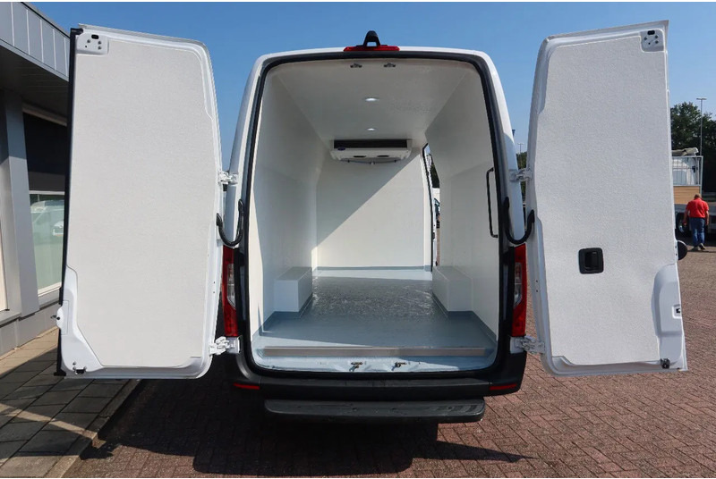 Mercedes-Benz Sprinter 317 Koel/Vries/Verwarmen met nachtaansluiting 220 volt. AUTOMAAT! - כלי רכב מסחרי לקירור: תמונה 4 Mercedes-Benz Sprinter 317 Koel/Vries/Verwarmen met nachtaansluiting 220 volt. AUTOMAAT! - כלי רכב מסחרי לקירור: תמונה 4