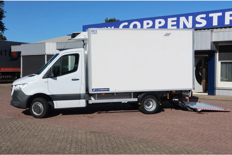 Mercedes-Benz Sprinter 516 CDI Koel/Vries + Dhollandia Klep 750 kg Carrier 300 Xarios Dag + nacht 220 Volt - כלי רכב מסחרי לקירור: תמונה 2 Mercedes-Benz Sprinter 516 CDI Koel/Vries + Dhollandia Klep 750 kg Carrier 300 Xarios Dag + nacht 220 Volt - כלי רכב מסחרי לקירור: תמונה 2