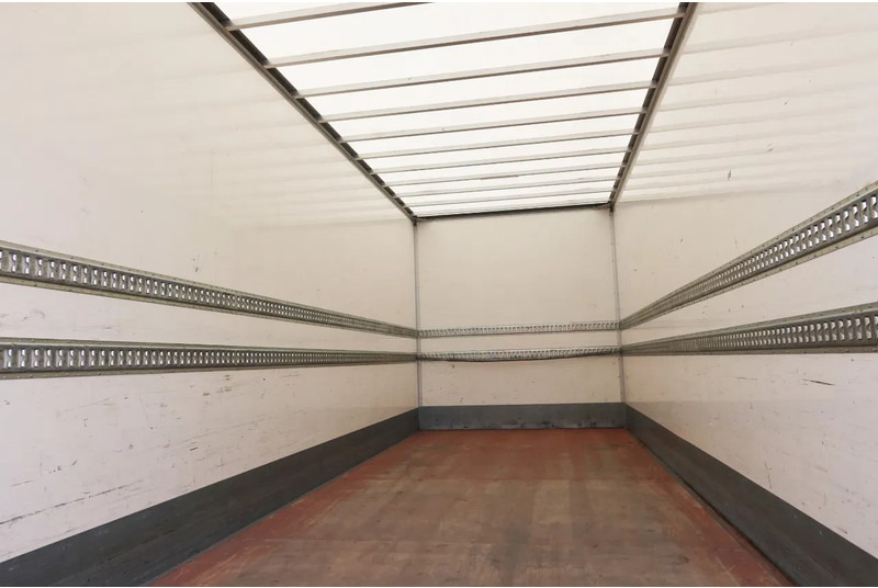 Scania P280 4x2 Bak + Dhollandia Klep 2000 KG - משאית תיבה: תמונה 4 Scania P280 4x2 Bak + Dhollandia Klep 2000 KG - משאית תיבה: תמונה 4