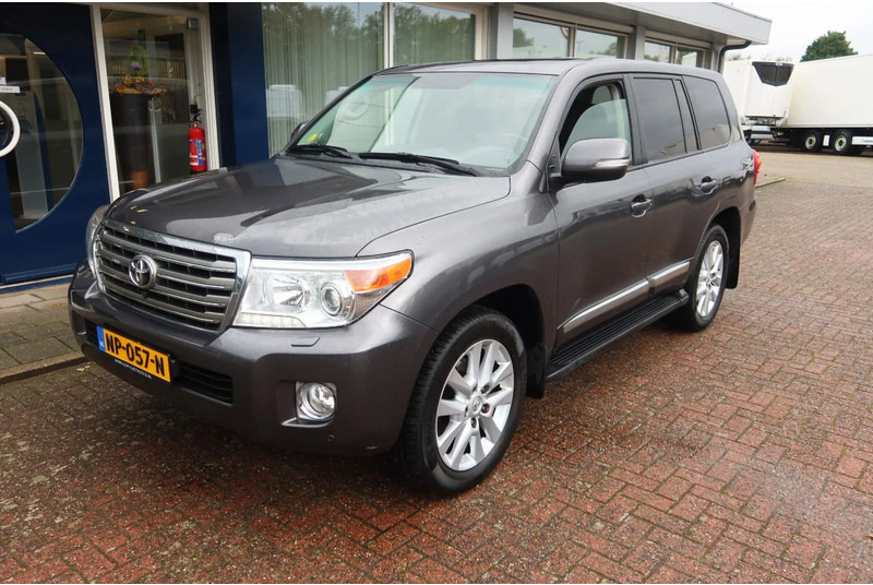 Toyota Land Cruiser V8 200 V8. 4.5D Executive. 7 Persoons. Luchtvering. Marge voertuig - מכונית: תמונה 1 Toyota Land Cruiser V8 200 V8. 4.5D Executive. 7 Persoons. Luchtvering. Marge voertuig - מכונית: תמונה 1