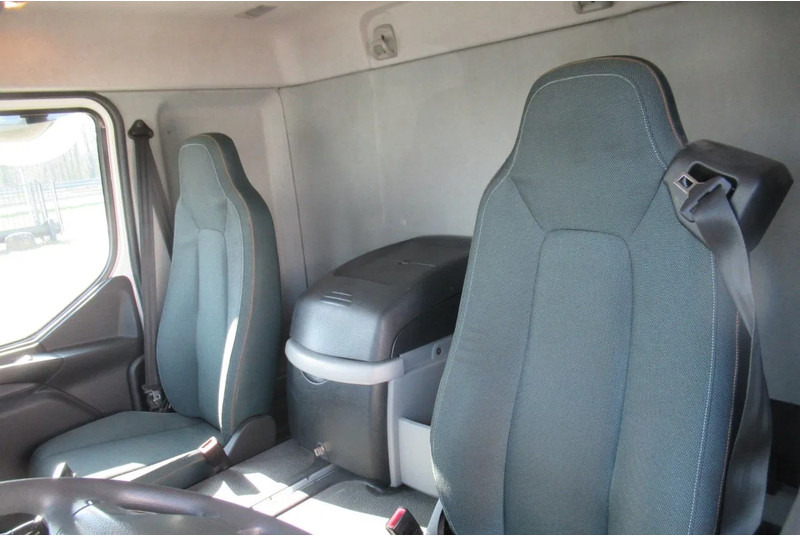 Volvo FL 250 Bakwagen + 6 deuren + Laadklep 2000 kg - משאית תיבה: תמונה 5 Volvo FL 250 Bakwagen + 6 deuren + Laadklep 2000 kg - משאית תיבה: תמונה 5