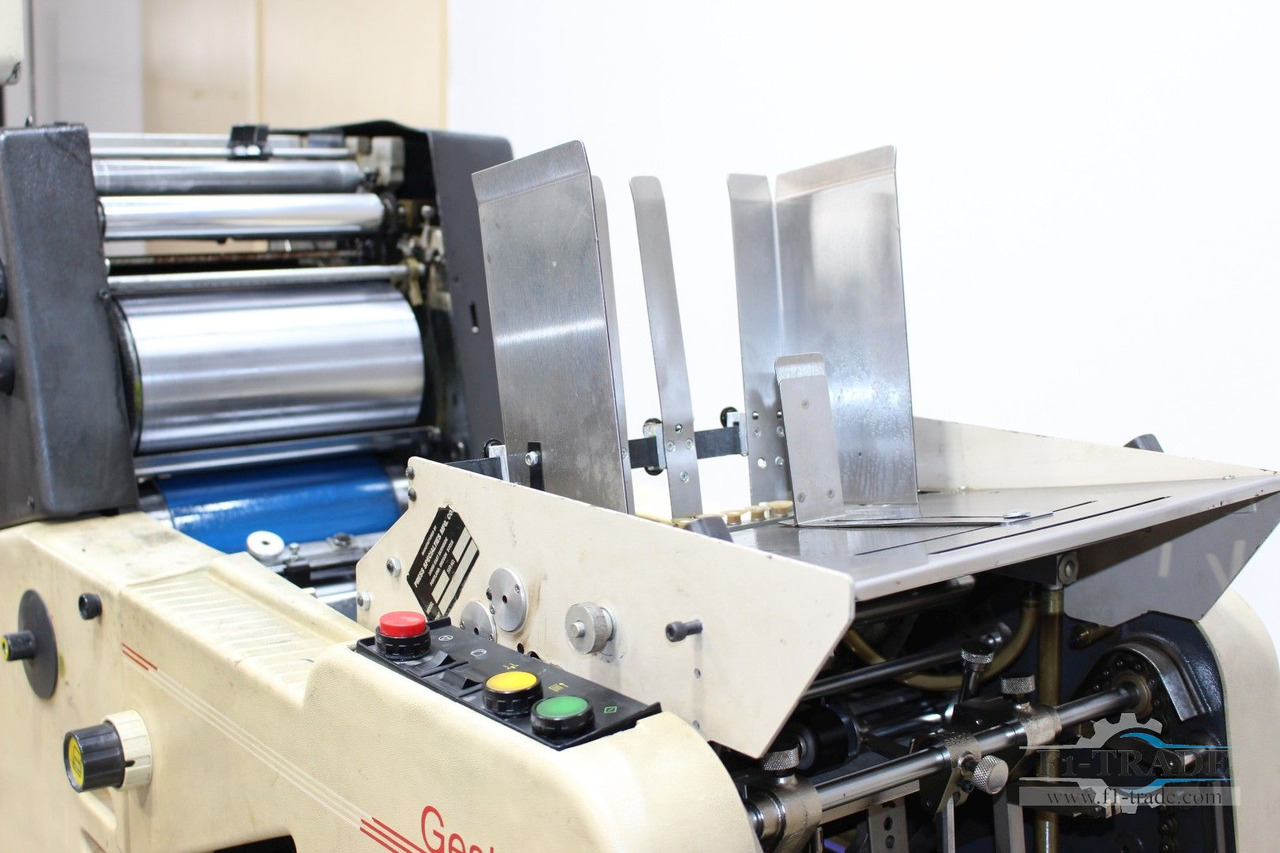 Gestetner 411 CD - מכונת דפוס אופסט: תמונה 4 Gestetner 411 CD - מכונת דפוס אופסט: תמונה 4