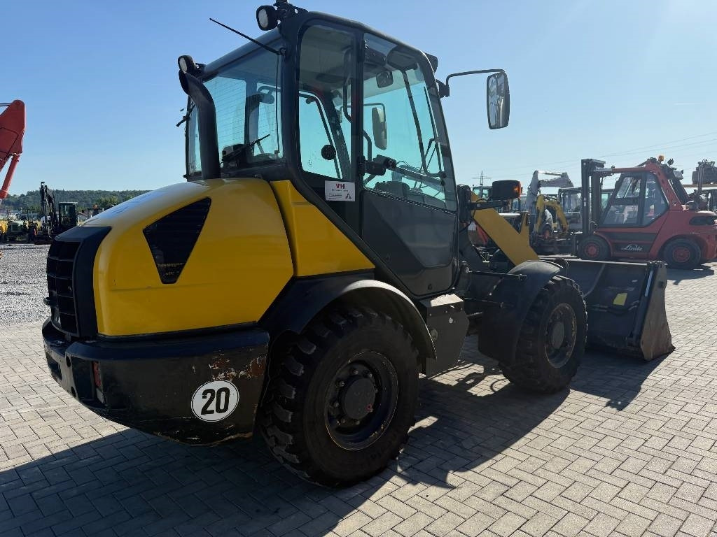 Komatsu WA 70-6 - מעמיס גלגלים: תמונה 5 Komatsu WA 70-6 - מעמיס גלגלים: תמונה 5