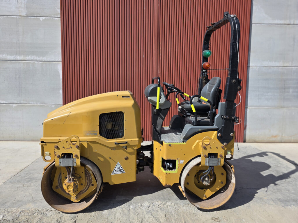 CAT CB24B - רולר: תמונה 2 CAT CB24B - רולר: תמונה 2