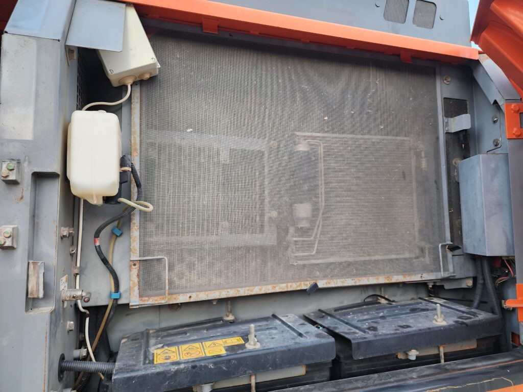 HITACHI ZX300LCN-6 - מחפר סורק: תמונה 5 HITACHI ZX300LCN-6 - מחפר סורק: תמונה 5