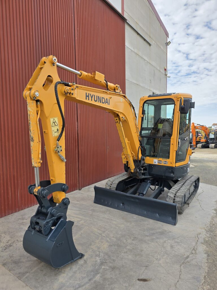 HYUNDAI ROBEX 35Z-9 - מיני מחפר: תמונה 2 HYUNDAI ROBEX 35Z-9 - מיני מחפר: תמונה 2
