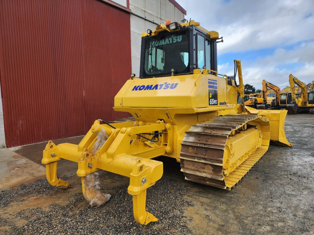 KOMATSU D65PX-17 - דחפור: תמונה 2 KOMATSU D65PX-17 - דחפור: תמונה 2