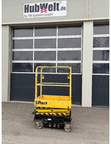 Boss 4,55m Arbeitsbühne Personenlift, BJ 2013 - מעלית מספריים: תמונה 1 Boss 4,55m Arbeitsbühne Personenlift, BJ 2013 - מעלית מספריים: תמונה 1