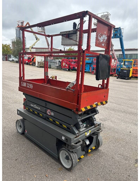 Skyjack SJ 3219 7,80m Scherenarbeitsbühne - מעלית מספריים: תמונה 5 Skyjack SJ 3219 7,80m Scherenarbeitsbühne - מעלית מספריים: תמונה 5