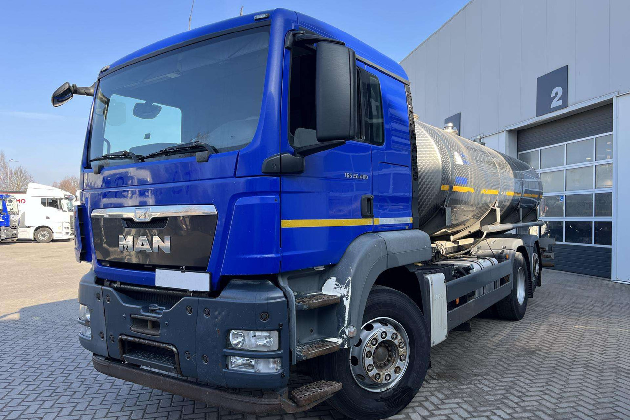 MAN TGS 26.400 6X2-2 Pienovežis (8488) - משאית מכל: תמונה 1 MAN TGS 26.400 6X2-2 Pienovežis (8488) - משאית מכל: תמונה 1