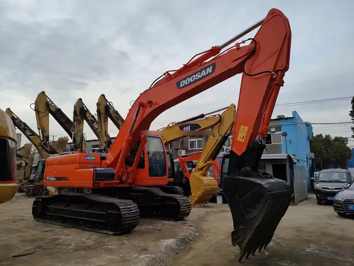 2023 Year Doosan Excavator Dx225 22t Dx225lc Crawler Excavator In Fresh Stock In Shanghai - מחפר סורק: תמונה 4 2023 Year Doosan Excavator Dx225 22t Dx225lc Crawler Excavator In Fresh Stock In Shanghai - מחפר סורק: תמונה 4