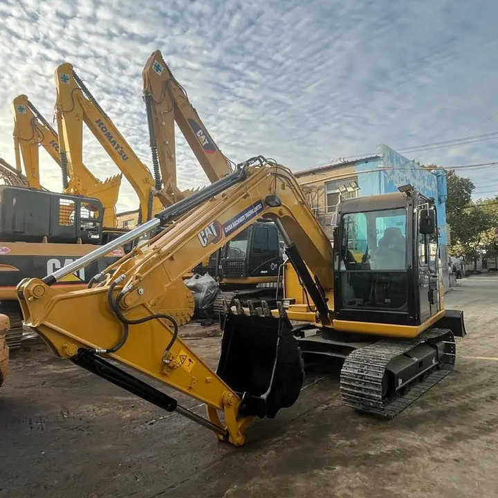 7 Ton Caterpillar Mini Excavator Cat 307c 307d With Rubber Tracks And Hydraulic Blade in Shanghai - מחפר סורק: תמונה 1 7 Ton Caterpillar Mini Excavator Cat 307c 307d With Rubber Tracks And Hydraulic Blade in Shanghai - מחפר סורק: תמונה 1