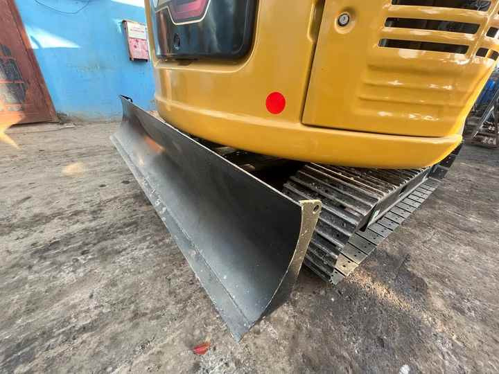 7 Ton Caterpillar Mini Excavator Cat 307c 307d With Rubber Tracks And Hydraulic Blade in Shanghai - מחפר סורק: תמונה 5 7 Ton Caterpillar Mini Excavator Cat 307c 307d With Rubber Tracks And Hydraulic Blade in Shanghai - מחפר סורק: תמונה 5