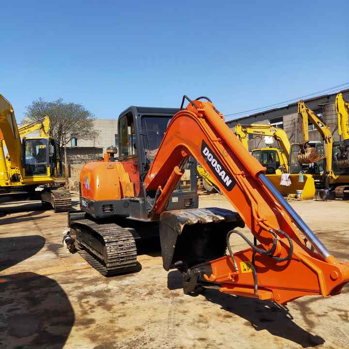 מחפר סורק Awesome Performance Korea Imported Small Scale Used Doosan Dh60 Excavator in Shanghai: תמונה 6
