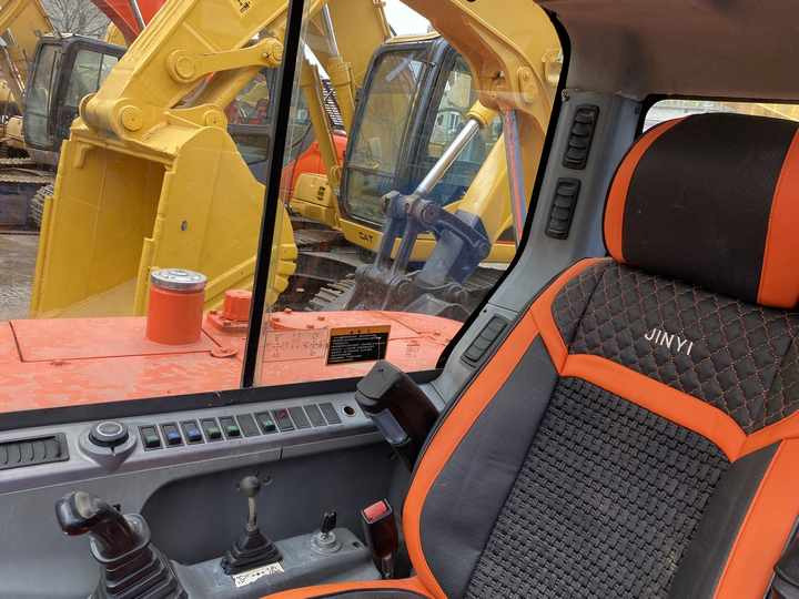 Awesome Performance Korea Imported Small Scale Used Doosan Dx60 Excavator in Shanghai - מחפר סורק: תמונה 4 Awesome Performance Korea Imported Small Scale Used Doosan Dx60 Excavator in Shanghai - מחפר סורק: תמונה 4