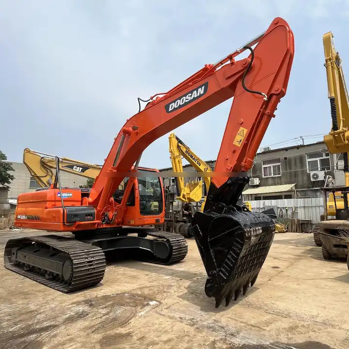 Best Selling DOOSAN excavator machine construction used machinery equipment dx225 used excavators in stock - מחפר: תמונה 1 Best Selling DOOSAN excavator machine construction used machinery equipment dx225 used excavators in stock - מחפר: תמונה 1