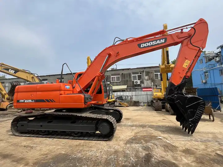 Best Selling DOOSAN excavator machine construction used machinery equipment dx225 used excavators in stock - מחפר: תמונה 4 Best Selling DOOSAN excavator machine construction used machinery equipment dx225 used excavators in stock - מחפר: תמונה 4