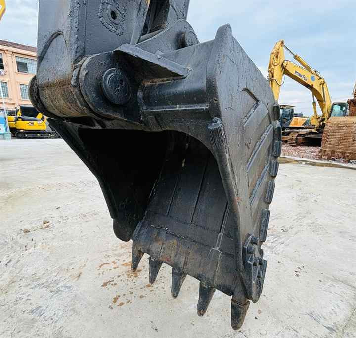 Caterpillar/cat Medium Used Excavator 20t Cat 320b,320c,320d Excavating Equipment With 0.8,1.0,1.2 Cbm Bucket Size In Shanghai - מחפר סורק: תמונה 3 Caterpillar/cat Medium Used Excavator 20t Cat 320b,320c,320d Excavating Equipment With 0.8,1.0,1.2 Cbm Bucket Size In Shanghai - מחפר סורק: תמונה 3