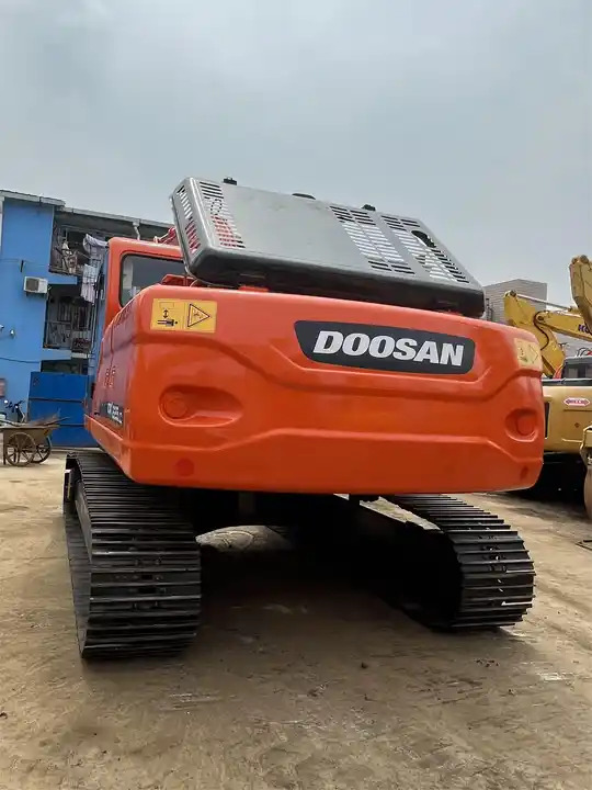 Cheap Used Korea Brand Doosan DX225LC 20 ton Excavator - מחפר סורק: תמונה 4 Cheap Used Korea Brand Doosan DX225LC 20 ton Excavator - מחפר סורק: תמונה 4