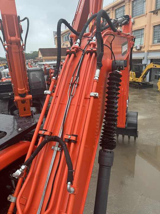 Good Quality Original 23ton Doosan DX225LCA Used Large Excavators for Sale at Low Price Secondhand Doosan225LCA Heavy Digger - מחפר סורק: תמונה 5 Good Quality Original 23ton Doosan DX225LCA Used Large Excavators for Sale at Low Price Secondhand Doosan225LCA Heavy Digger - מחפר סורק: תמונה 5