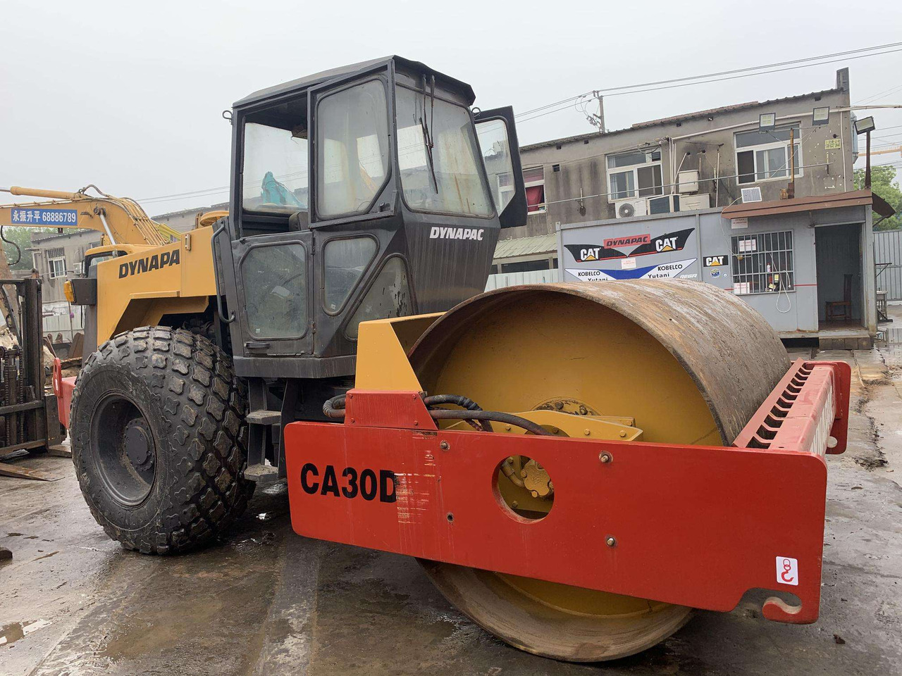 Good Quality Road Roller Surprise Price Second Hand Vibratory Compactor Original Sweden Used Road Roller Dynapac Ca30d - רולר כביש: תמונה 4 Good Quality Road Roller Surprise Price Second Hand Vibratory Compactor Original Sweden Used Road Roller Dynapac Ca30d - רולר כביש: תמונה 4