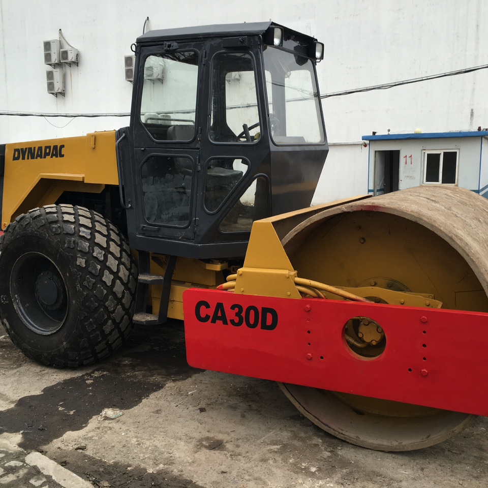 High Quality Used 15 Ton Vibratory Road Roller Dynapac Ca30d Single-drum Soil Compactor Cummins Engine In Shanghai - רולר כביש: תמונה 1 High Quality Used 15 Ton Vibratory Road Roller Dynapac Ca30d Single-drum Soil Compactor Cummins Engine In Shanghai - רולר כביש: תמונה 1
