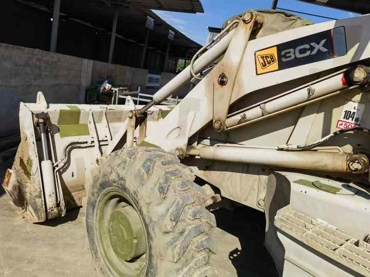 מחפרון Hot sale Backhoe loader JCB 3CX 4*4 tlb loader UKmade, used cheap JCB 3CX retro loader and digger: תמונה 6 מחפרון Hot sale Backhoe loader JCB 3CX 4*4 tlb loader UKmade, used cheap JCB 3CX retro loader and digger: תמונה 6