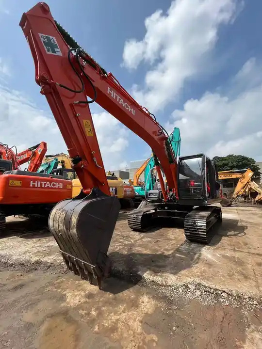 Hot sale Used Hitachi ZX200 crawler Excavator, Japan Made used Hitachi ZX200 large Excavator in good condition - מחפר סורק: תמונה 5 Hot sale Used Hitachi ZX200 crawler Excavator, Japan Made used Hitachi ZX200 large Excavator in good condition - מחפר סורק: תמונה 5