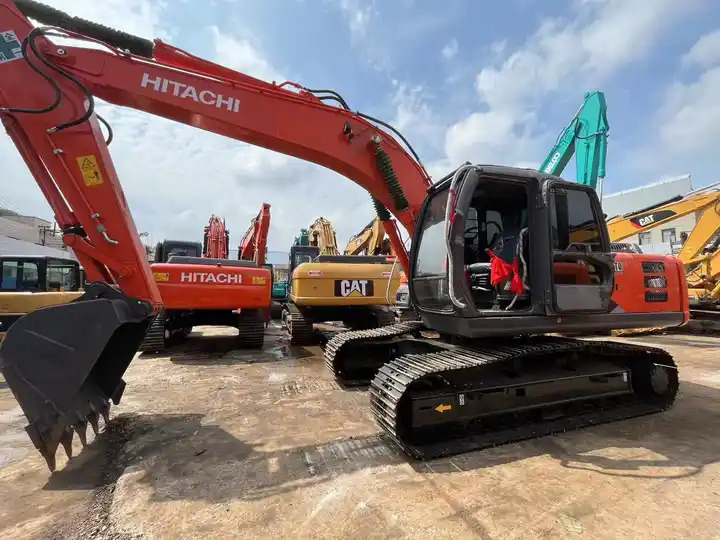 Hot sale Used Hitachi ZX200 crawler Excavator, Japan Made used Hitachi ZX200 large Excavator in good condition - מחפר סורק: תמונה 4 Hot sale Used Hitachi ZX200 crawler Excavator, Japan Made used Hitachi ZX200 large Excavator in good condition - מחפר סורק: תמונה 4