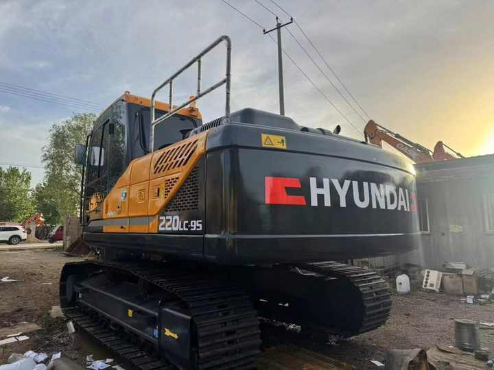 Korea Original Used Hyundai 220LC-9S Excavator Used Robex Hyundai 220 Excavator 220LC-9S Used Excavators for Sale - מחפר: תמונה 3 Korea Original Used Hyundai 220LC-9S Excavator Used Robex Hyundai 220 Excavator 220LC-9S Used Excavators for Sale - מחפר: תמונה 3
