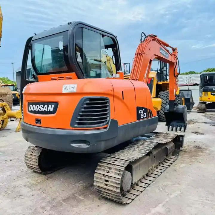 Nice Performance 6t Small Used Excavator,Original Korea Doosan Used Excavators Doosan Dx60 For Sale In Shanghai - מחפר סורק: תמונה 1 Nice Performance 6t Small Used Excavator,Original Korea Doosan Used Excavators Doosan Dx60 For Sale In Shanghai - מחפר סורק: תמונה 1