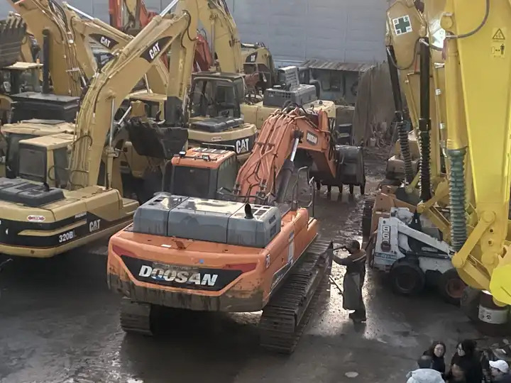 Original Doosan Dx420 Used Excavator/few Working Hours Used 420 Doosan Excavator Dx420 In Stock - מחפר סורק: תמונה 5 Original Doosan Dx420 Used Excavator/few Working Hours Used 420 Doosan Excavator Dx420 In Stock - מחפר סורק: תמונה 5
