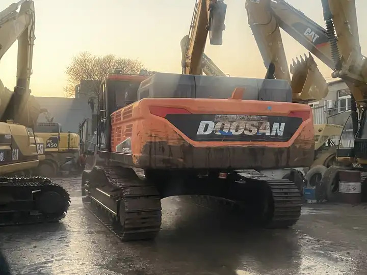 Original Doosan Dx420 Used Excavator/few Working Hours Used 420 Doosan Excavator Dx420 In Stock - מחפר סורק: תמונה 2 Original Doosan Dx420 Used Excavator/few Working Hours Used 420 Doosan Excavator Dx420 In Stock - מחפר סורק: תמונה 2