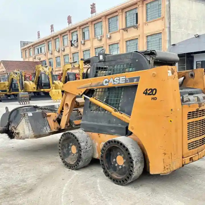 Original Second hand CASE skid steer loader 420 for sale compact skid steers loaders 440 430 420 in stock - מעמיס היגוי החלקה: תמונה 3 Original Second hand CASE skid steer loader 420 for sale compact skid steers loaders 440 430 420 in stock - מעמיס היגוי החלקה: תמונה 3